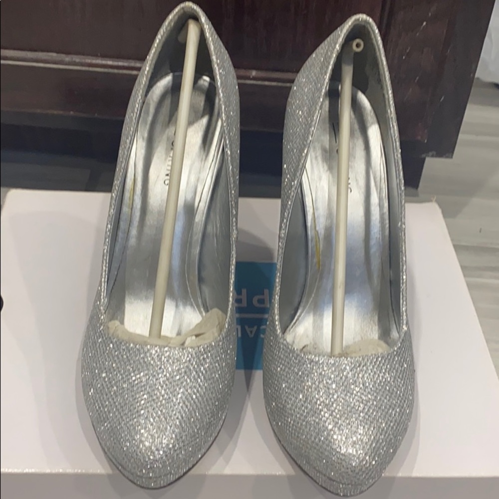 Heels - Picture 3 of 5
